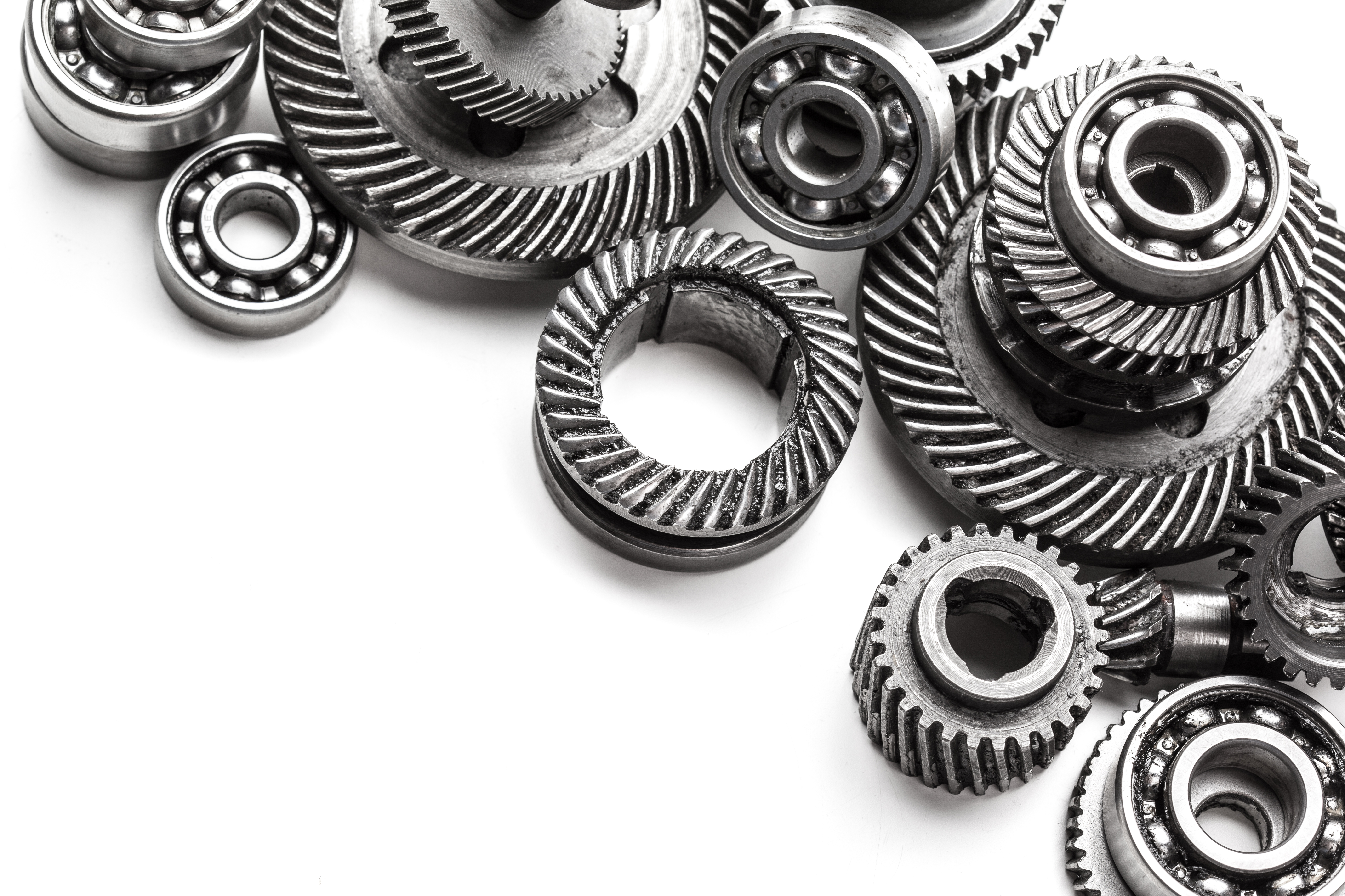 /upload/iblock/d3e/wgx38nvdcfr9n425jivtxdtpbvlh5jbs/gear-metal-wheels-isolated-on-white-background.jpg